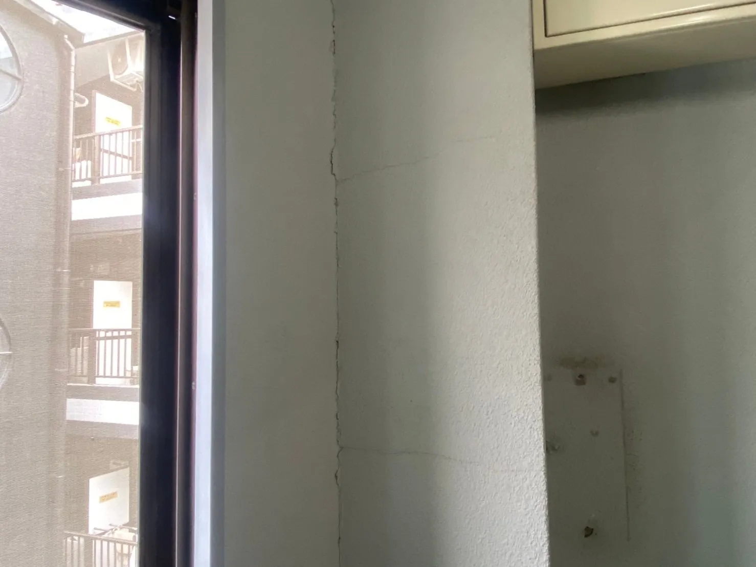 大阪市大国町 某マンション階段室